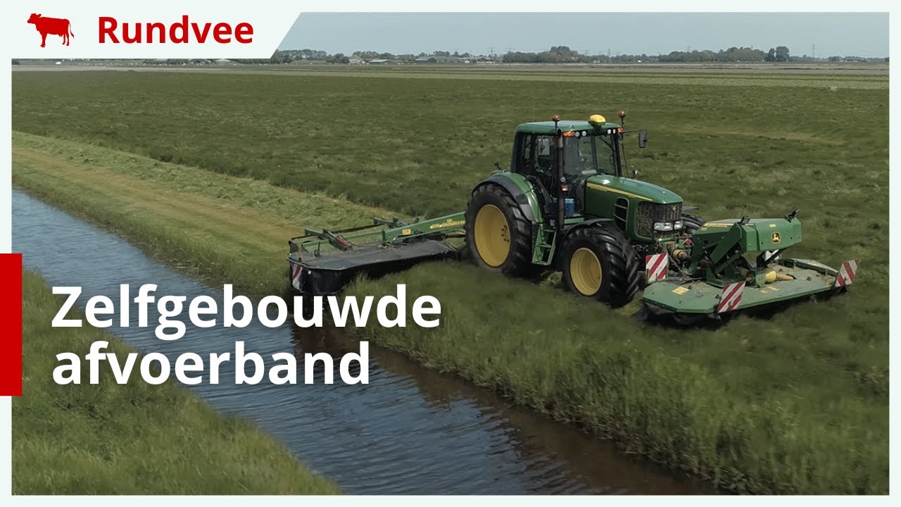 Eerste snede maaien in nat voorjaar met zelfgebouwde afvoerband - John Deere