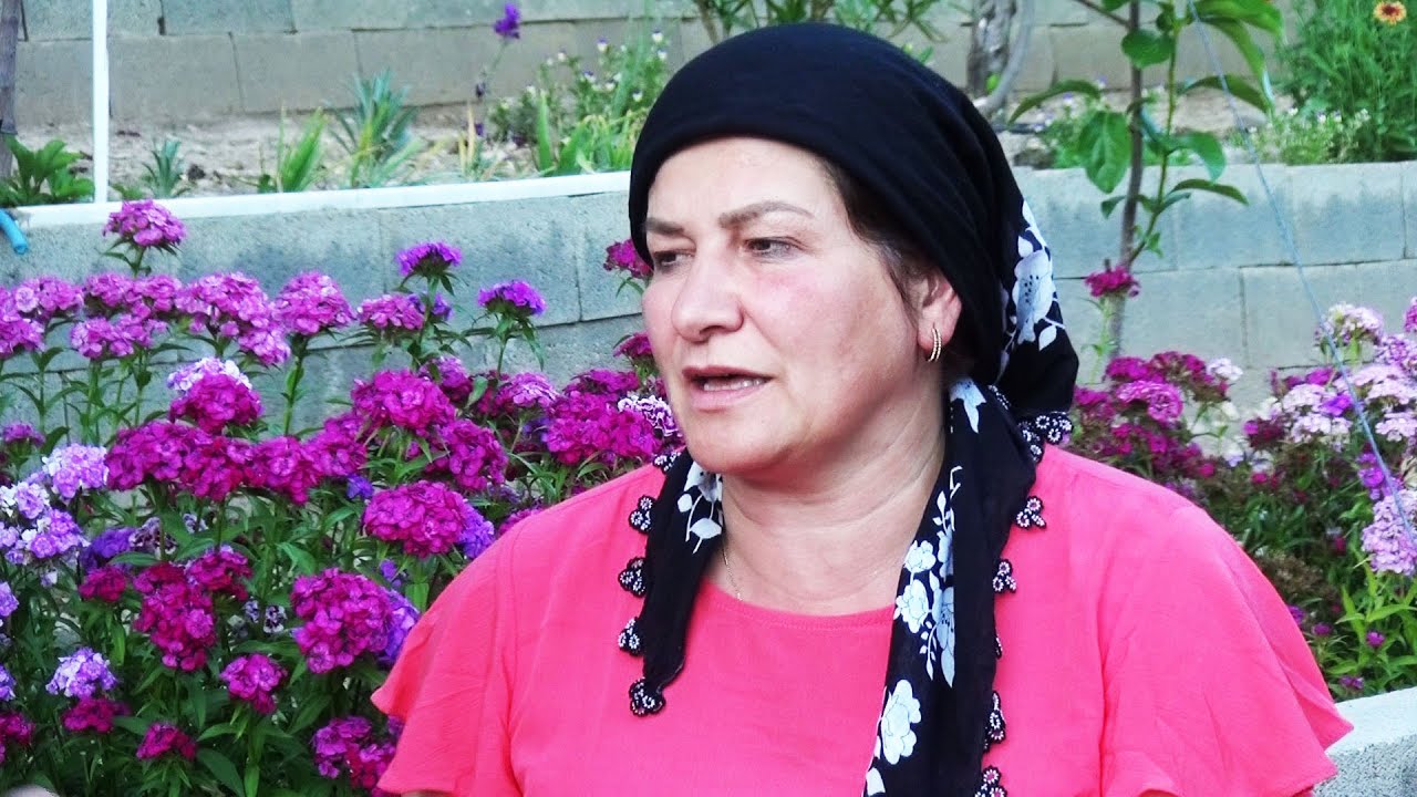 Muhteşem bir ses. Uluğbey  Köyünden Gülşen Abla ve   Kime Kin Ettin Giydin Alları