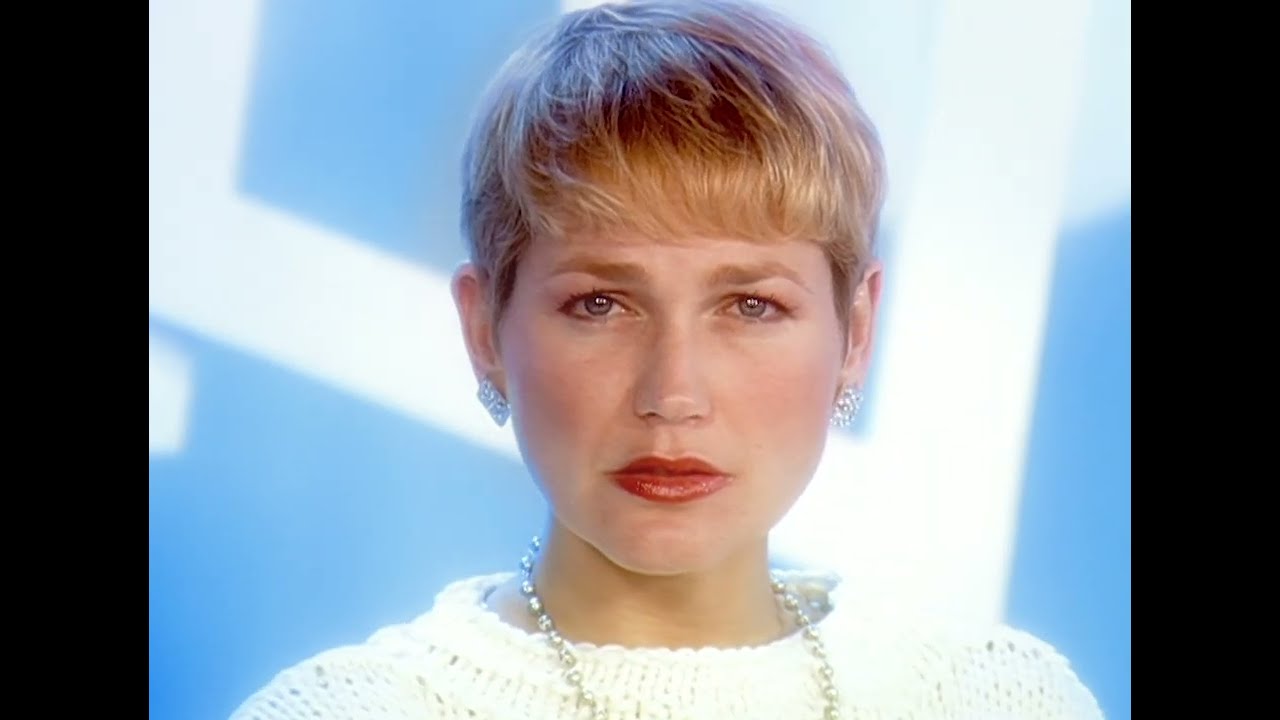 Xuxa - Borboleta (Vídeo Oficial - XSPB 1)