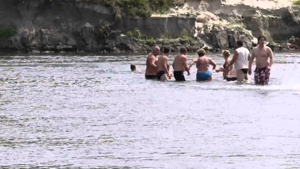 Коварная Десна! Живая цепь - Чудесное спасение! Human Chain - miraculous rescue on the water!