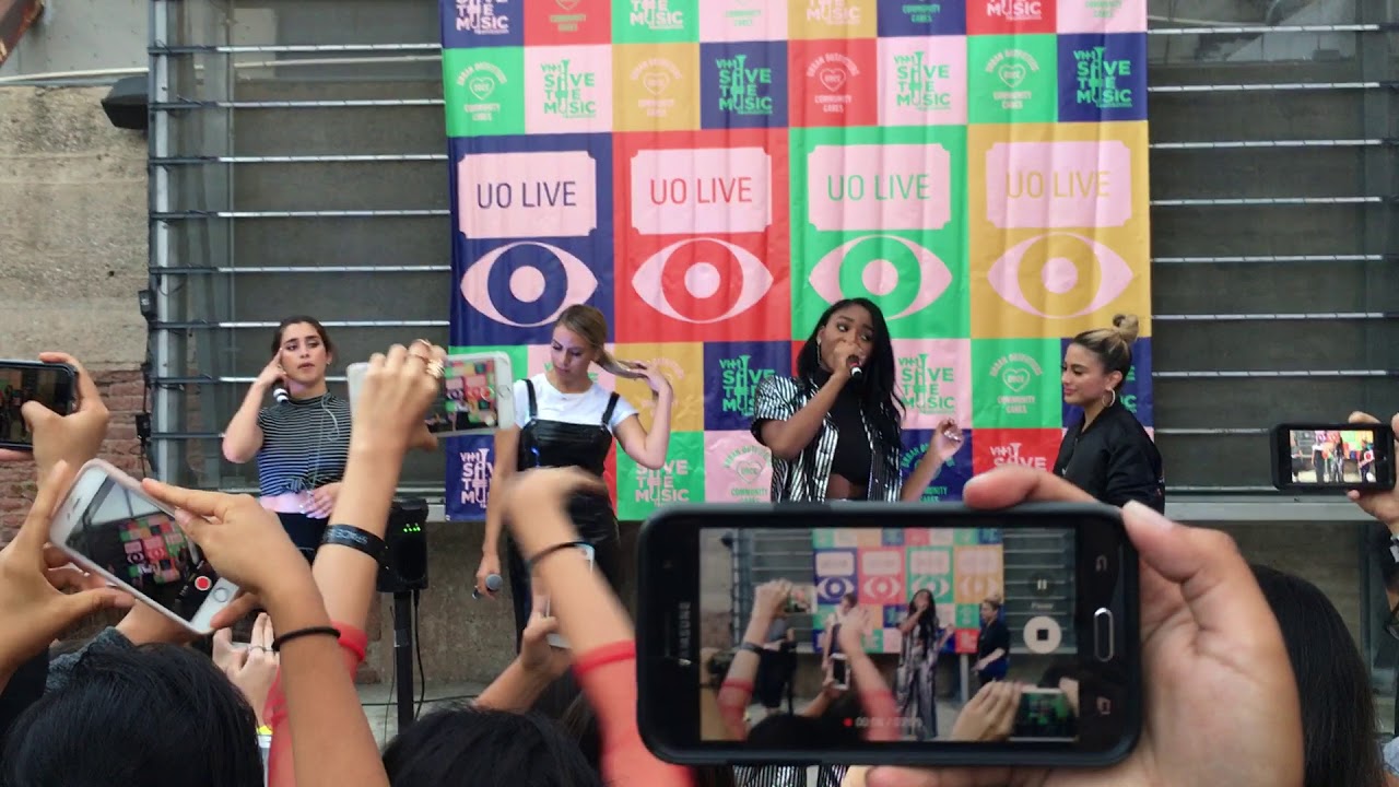 五佳人 FIFTH HARMONY PERFORMANCE + CD SIGNING at Space 15 Twenty on 8/25/2017.