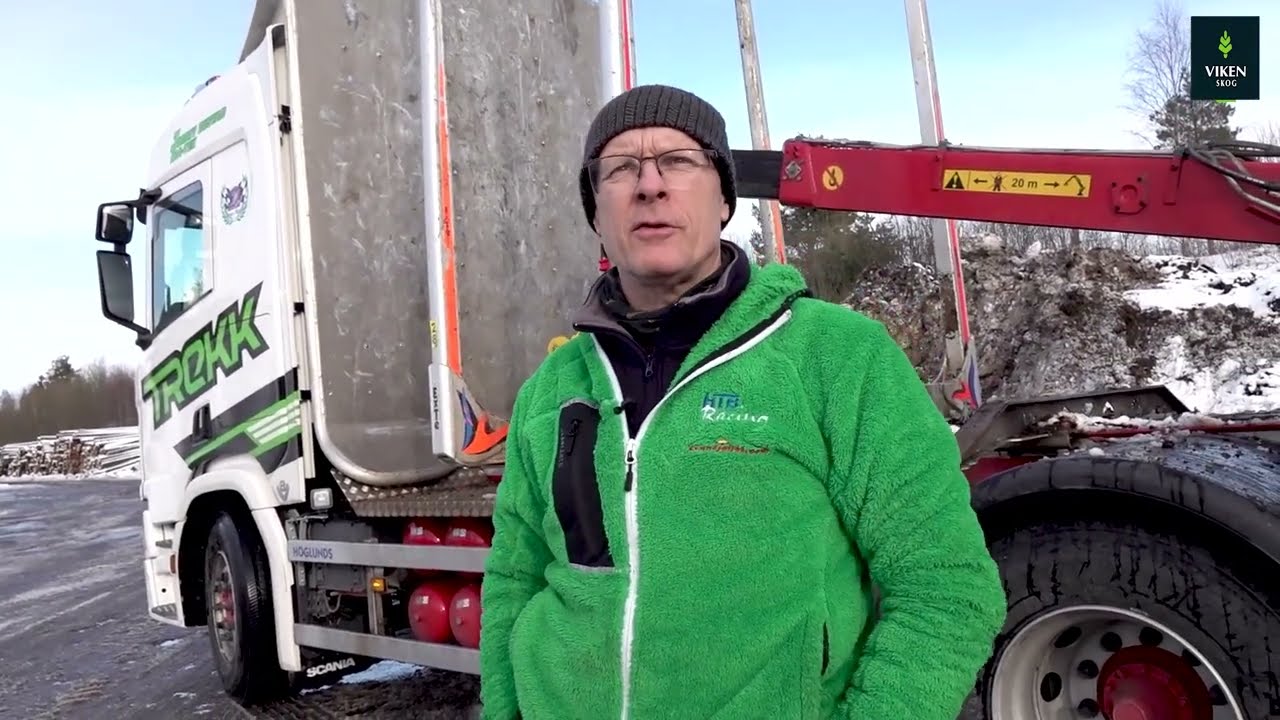 Bilsportlegende Tommy Rustad er 4. generasjons tømmertransportør