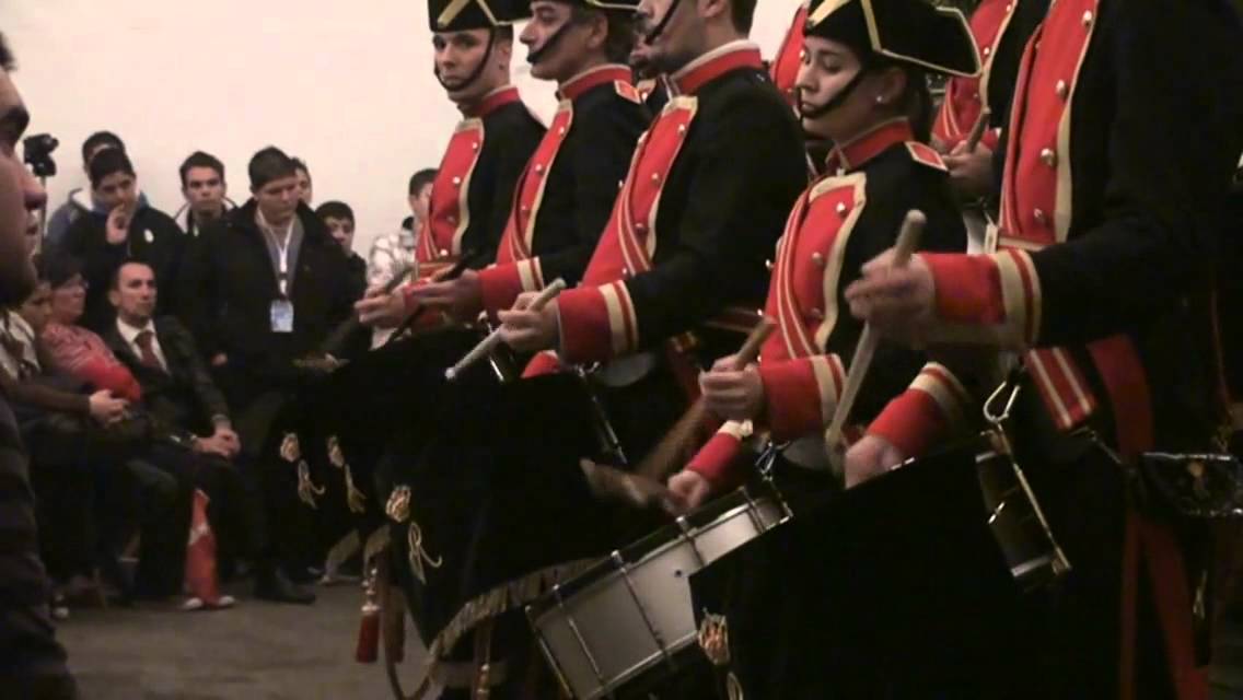Gitano de Sevilla, Serva la Bari, Caminando va por Tientos...