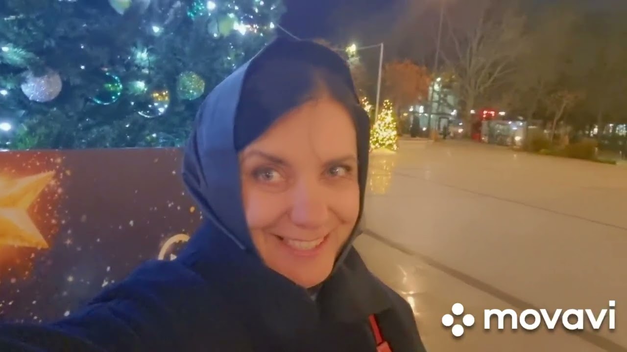 28 декабря Ялта, СНЕГОПАД, елки падают на глазах, вечерняя набережная