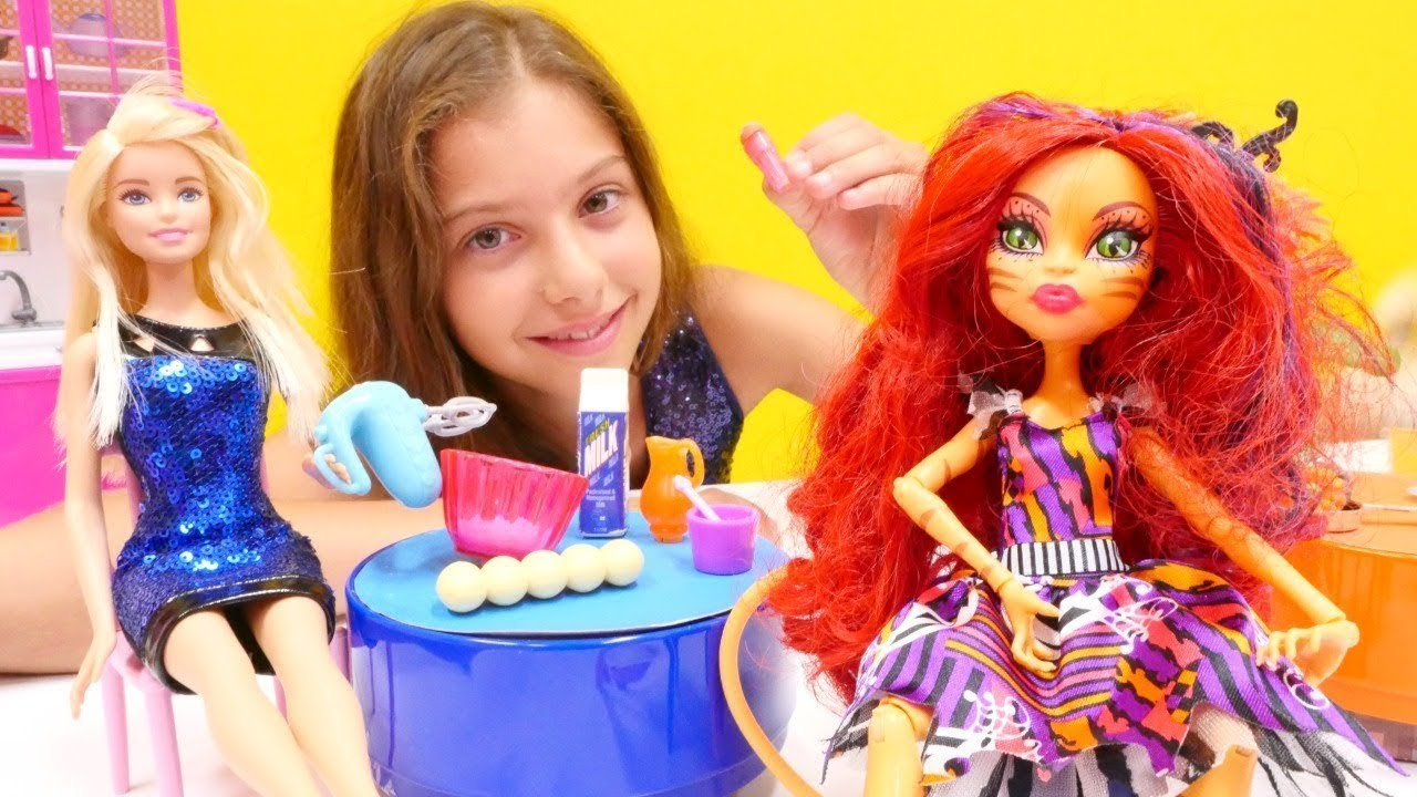 Monster High, Barbie, Rapunzel ve Niloya oyuncakları