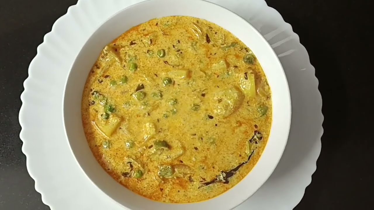 Dahi wale aloo matar