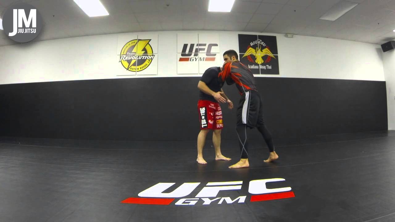 Kyle Bradley counters muay thai clinch with a big takedown