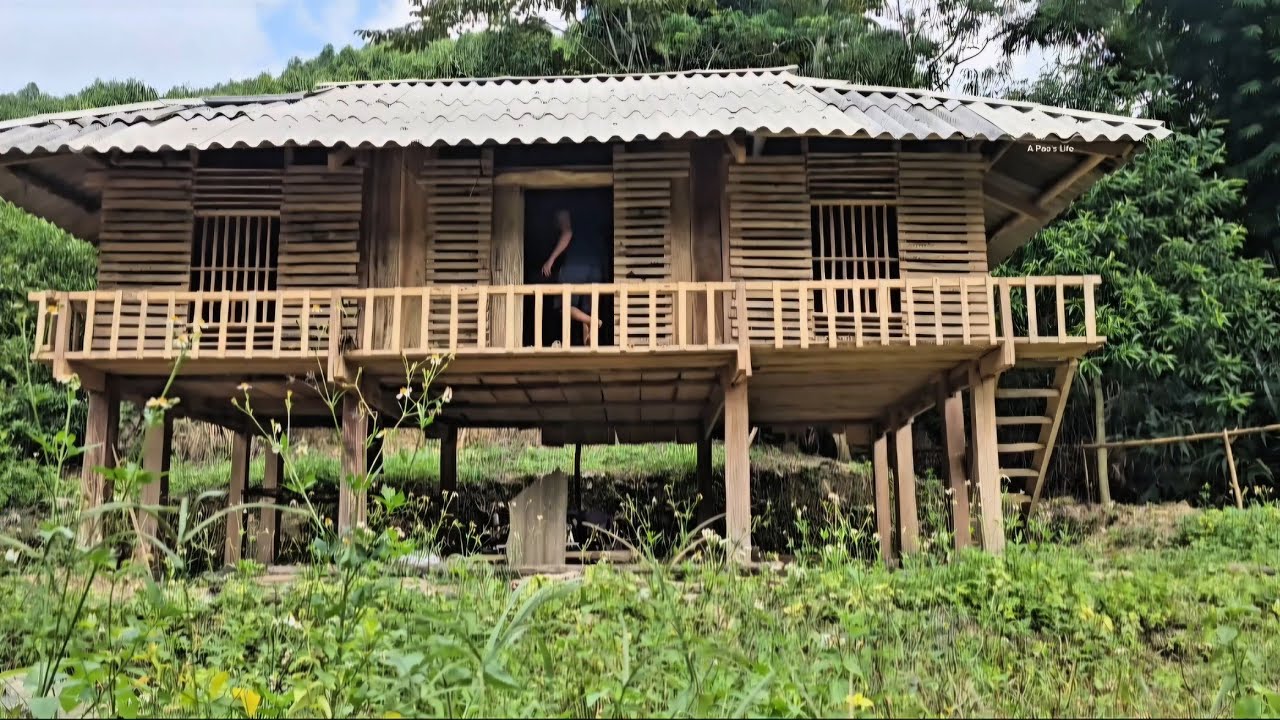 365 Days A Pao Rebuilds a Long-Abandoned House… Without Eating or Sleeping.
