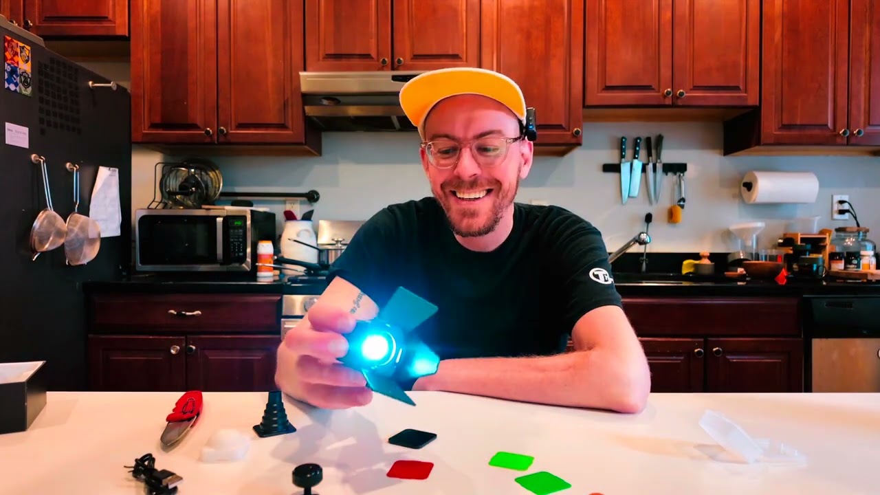 The cutest little video light ever, the SmallRig RM01