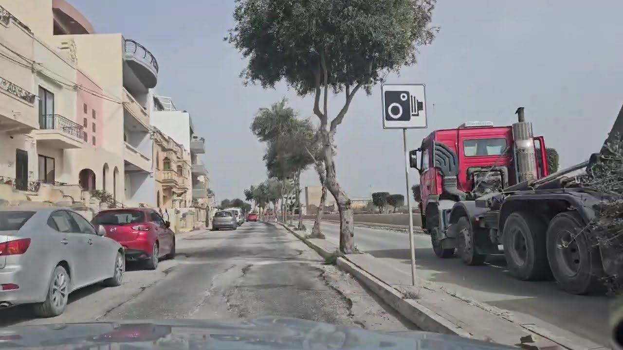 Malta Siggiewi Town Square and surrounding suburbs