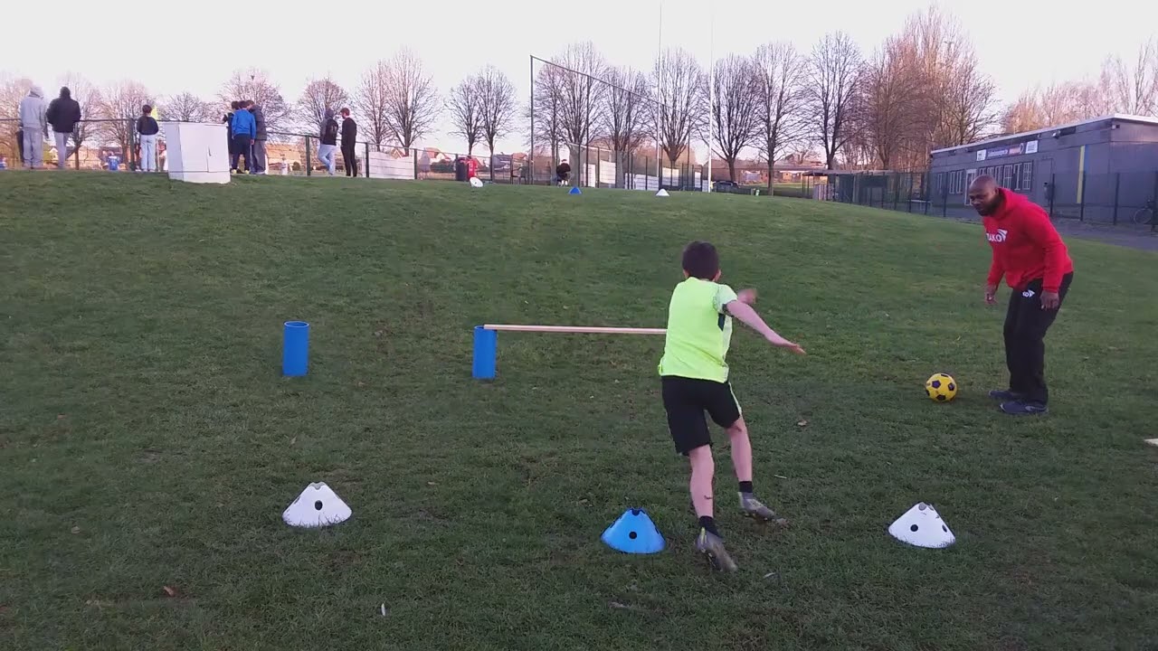 CHAHID U13 IP SÉANCE SPÉCIFIQUE DE COMBINAISONS ET D’EXPLOSIVITEE À LA D.F.A 