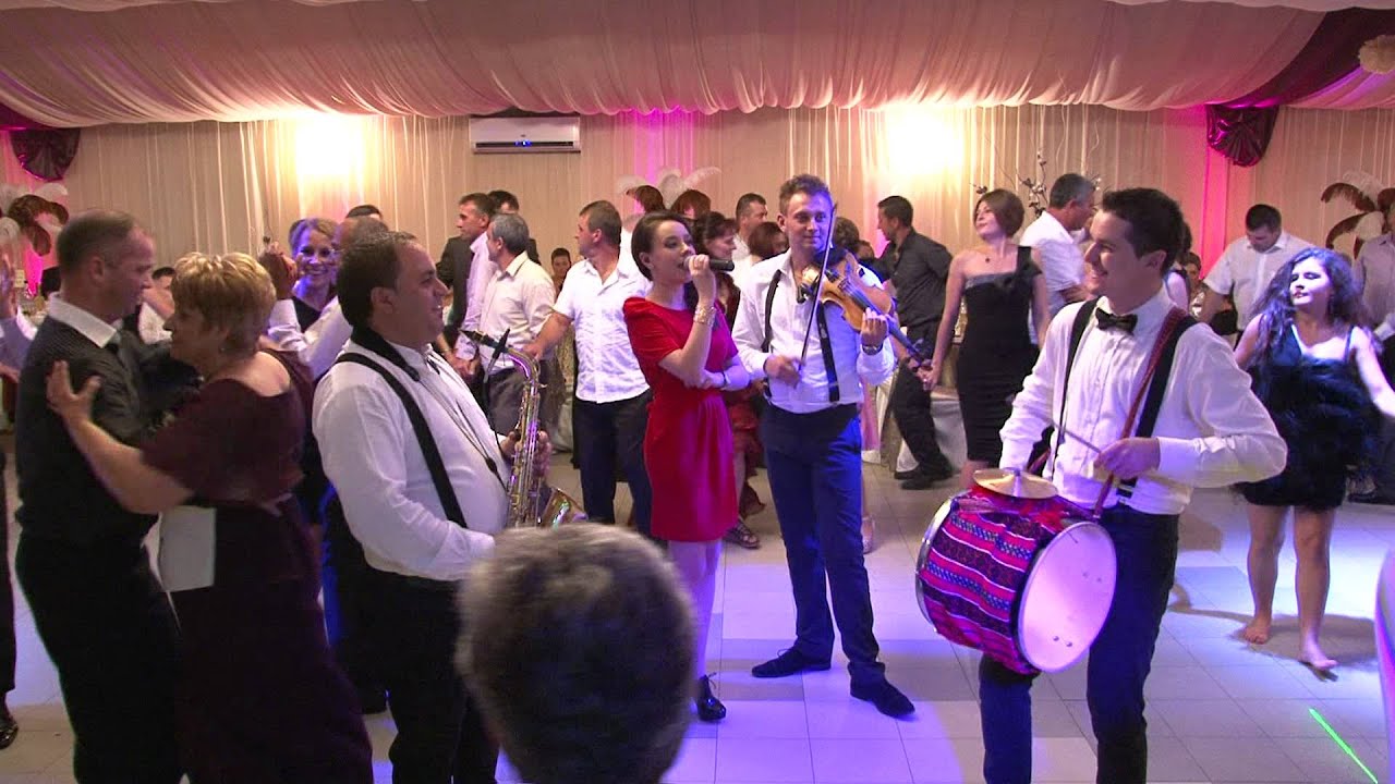 Formatia Fiesta din Bacau - Sarbe moldovenesti 2012 (Clip 1)