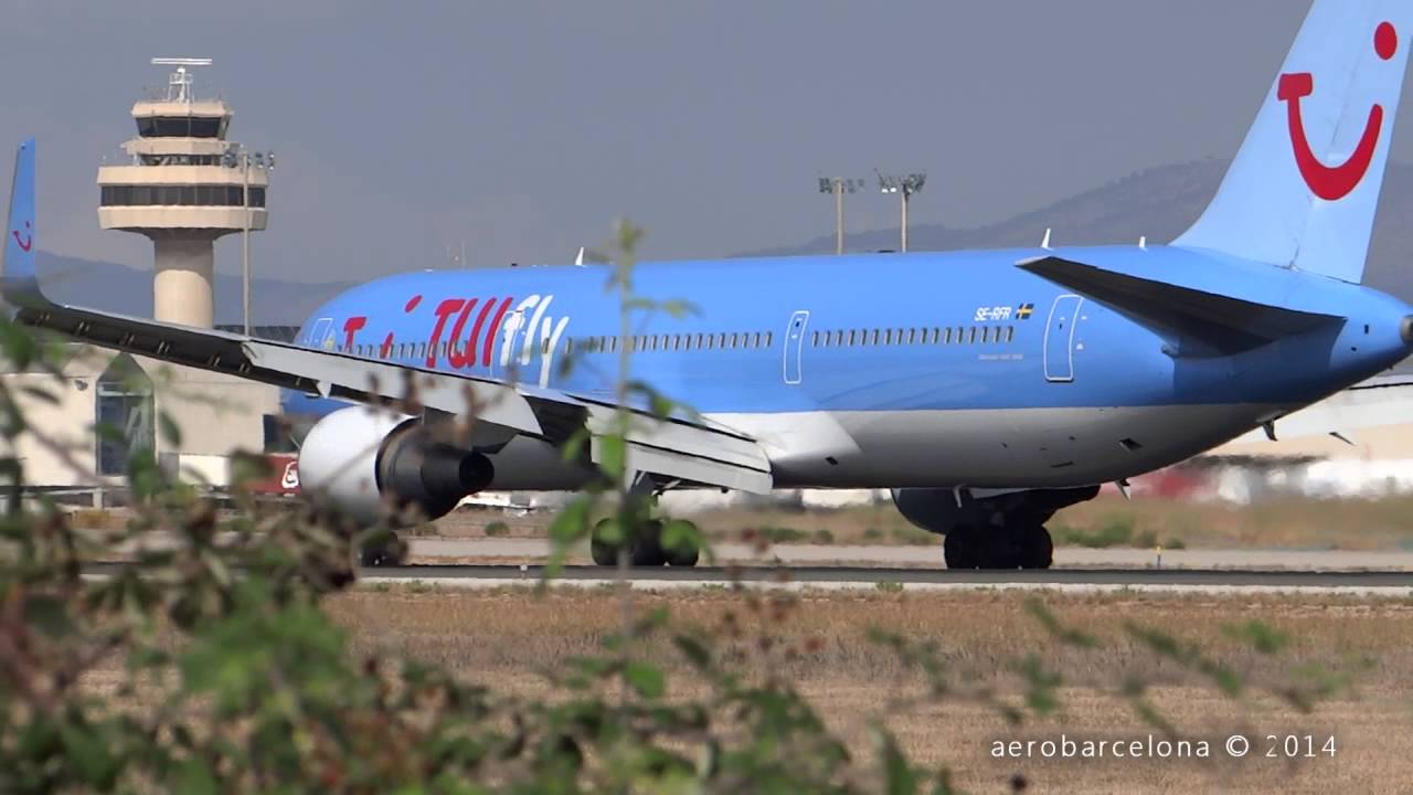 [FULL HD] Palma de Mallorca spotting 35 landings in 10 minutes