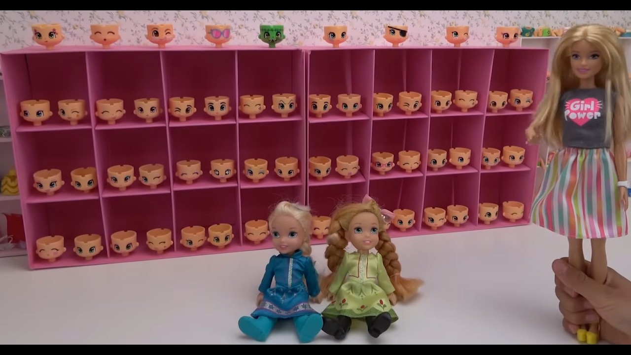 Elsa and Anna toddlers create their own toys