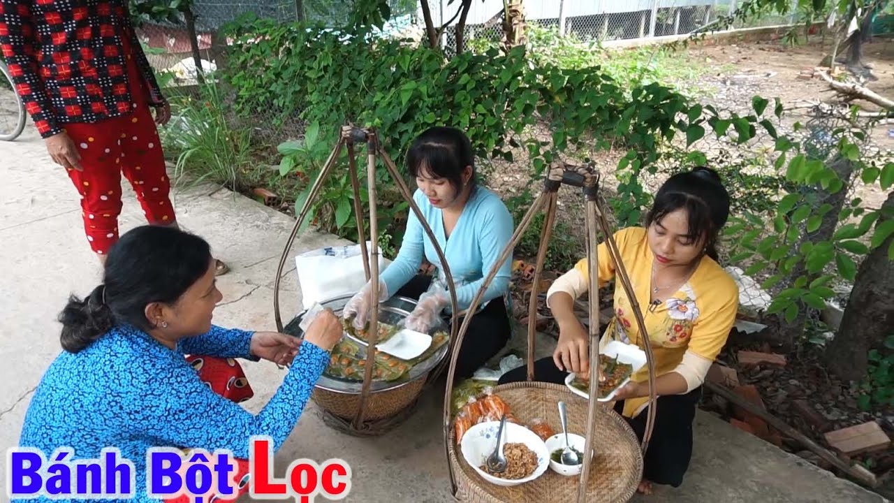 Lần Đầu Làm Bánh BỘT LỌC NHÂN TÉP Rồi Đem Ra Đường Quê Bán Dạo Cho Bà Con Cô Bác Luôn #175