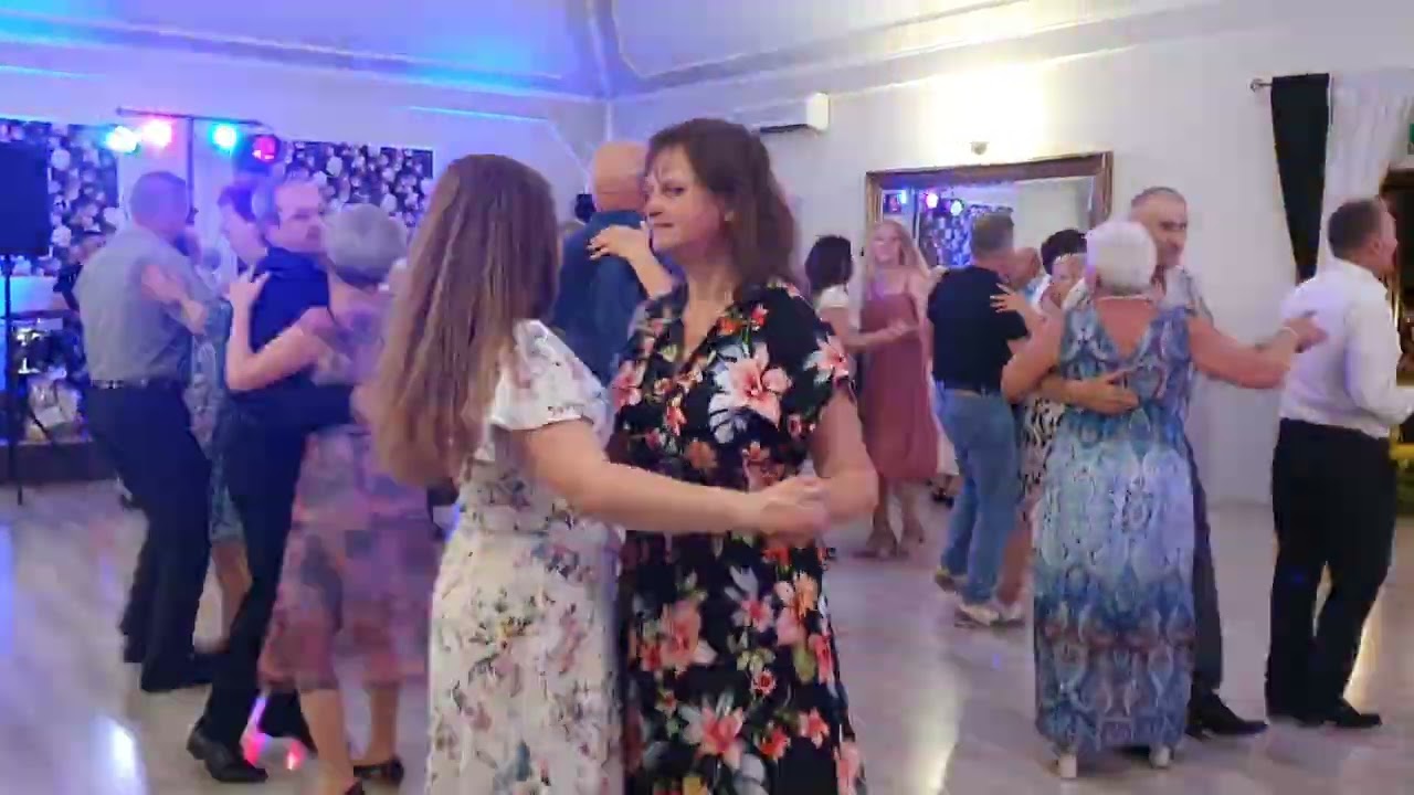 NA ŻYCZENIE WIDZÓW młoda tancerka Weronika uświetniła swą obecnością potańcówkę tańcząc z mamą 