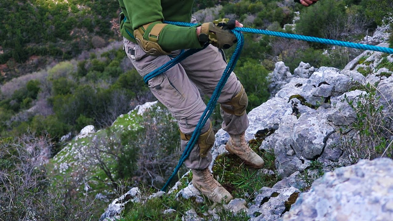 Solo Cave Camping |  Survival Tips and Bushcraft Skills.