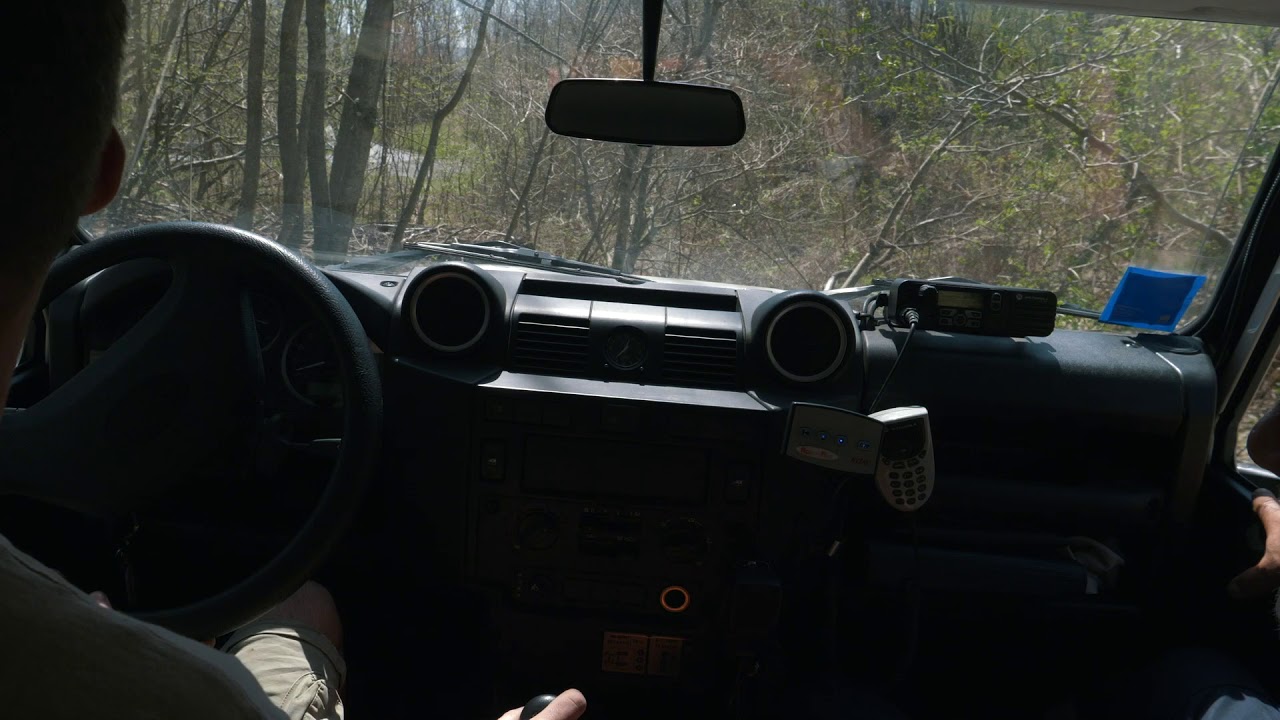 Guida fuoristrada con Land Rover Defender della Protezione Civile [ON BOARD CAM]