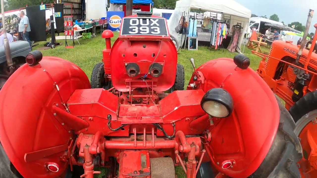 1957 David Brown 900 2.7 Litre 4-Cyl Diesel Tractor (40 HP)