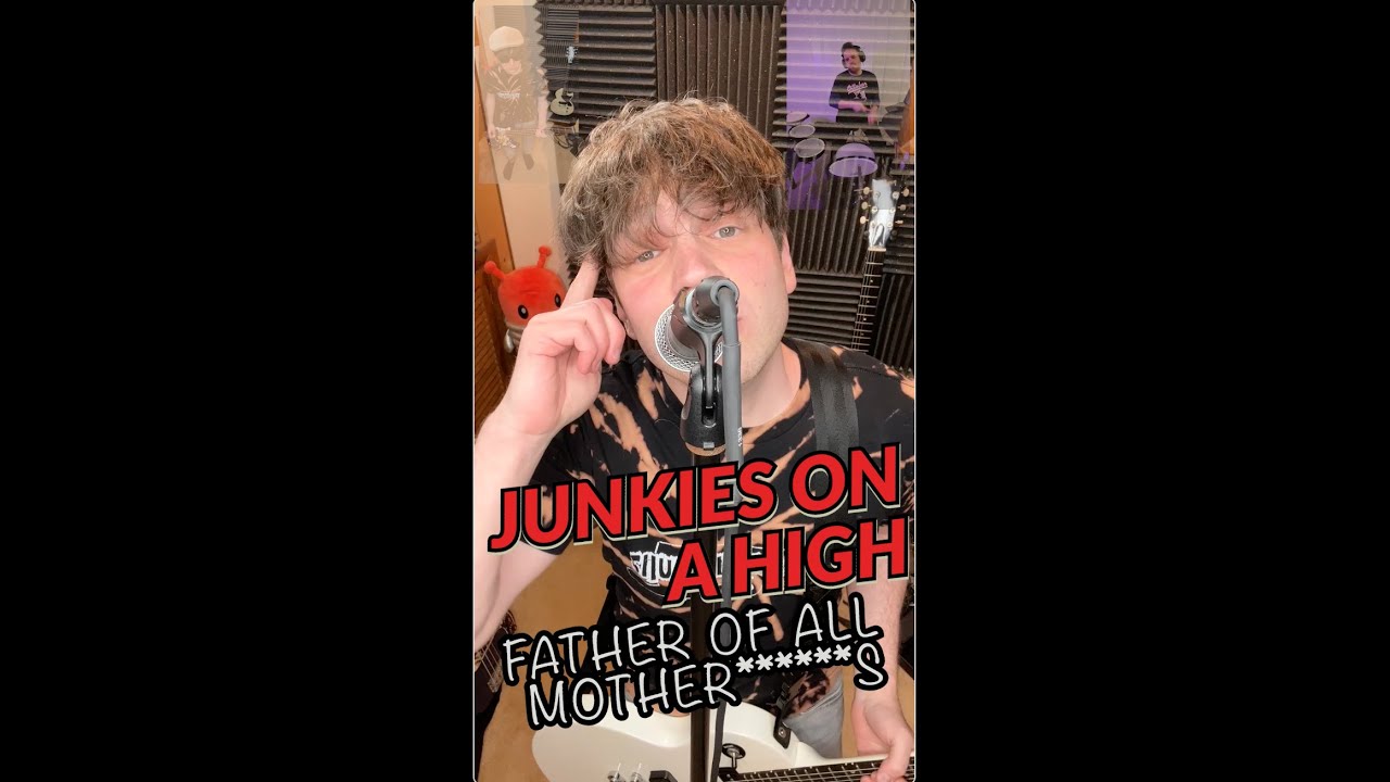 JUNKIES ON A HIGH | Day 218 | Green Day