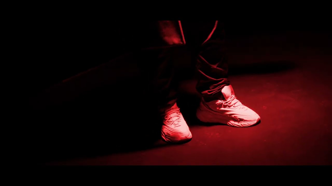 DJ Boris - A kocsma közepén