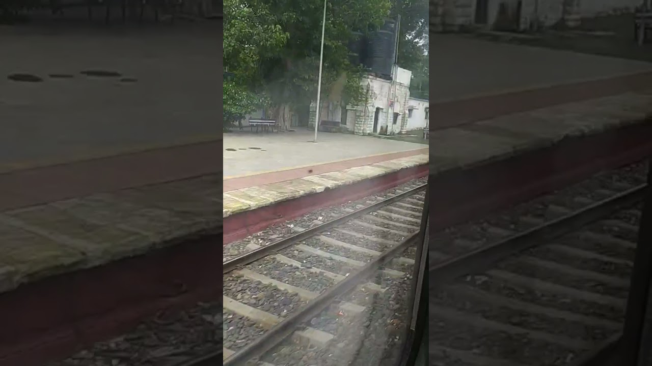 High Speed 14115-Prayagraj Express Skipping Maksi Junction At 100+ kmph