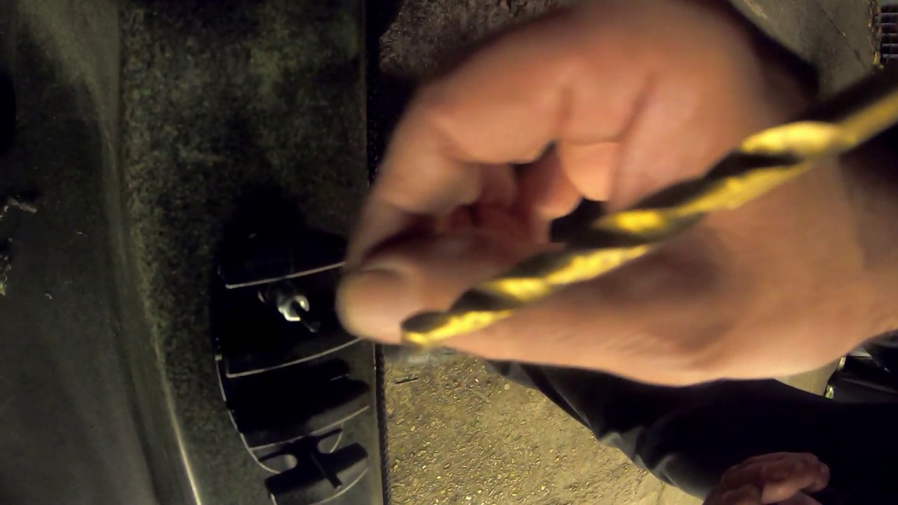 How to install your anchor trolley Perception Pescador Pilot 12