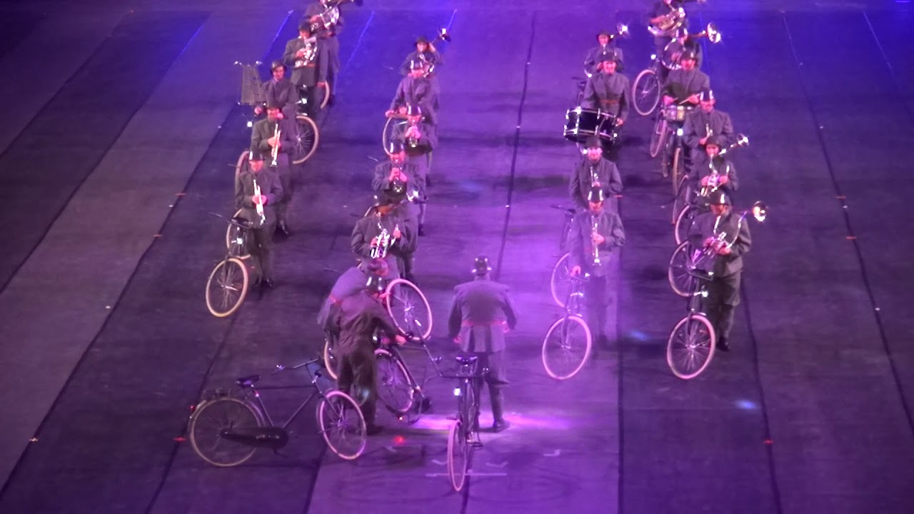 Fanfare Bereden Wapens (NL) / ITB Taptoe Oostende 2019 / (Bicycle Band)