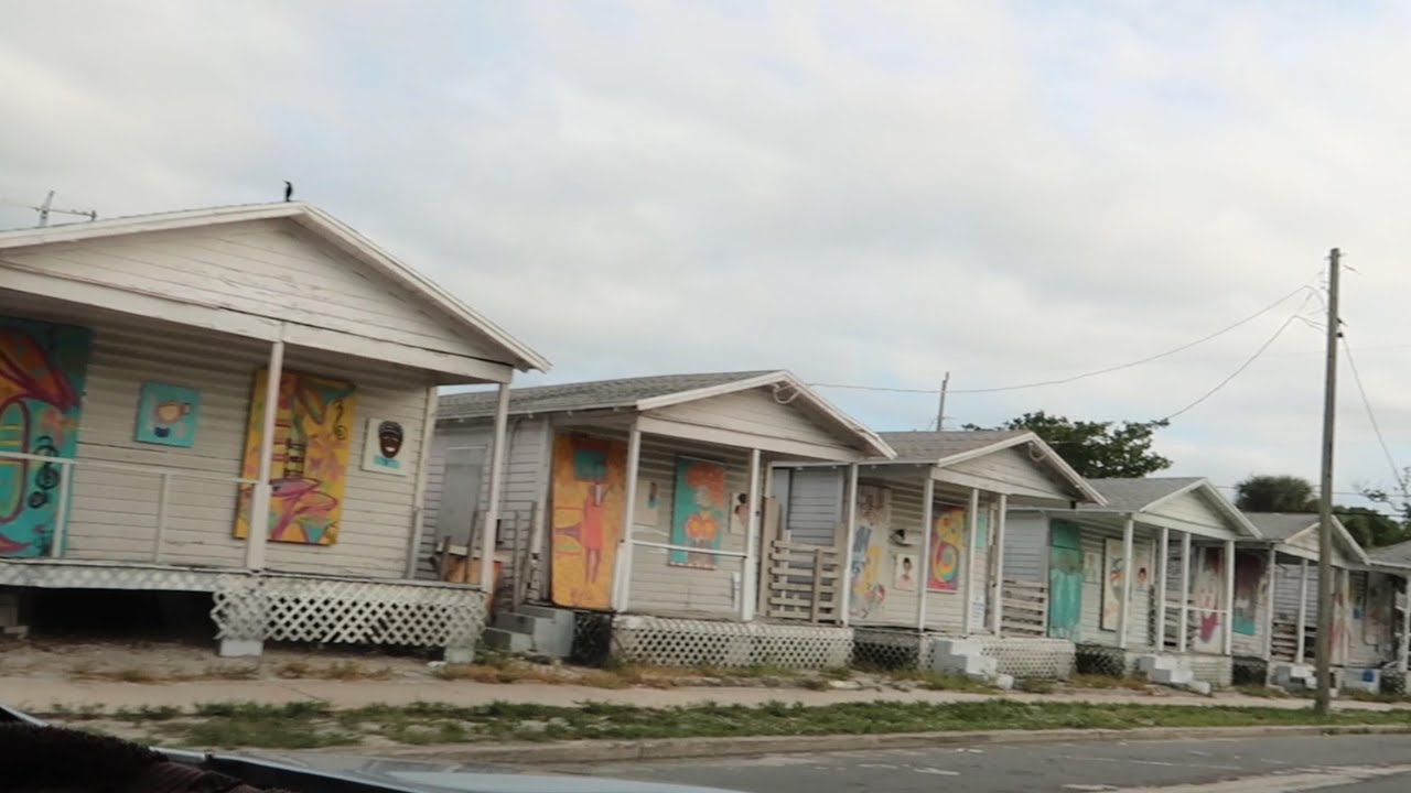 THE NON TOURIST AREAS OF WEST PALM BEACH FLORIDA