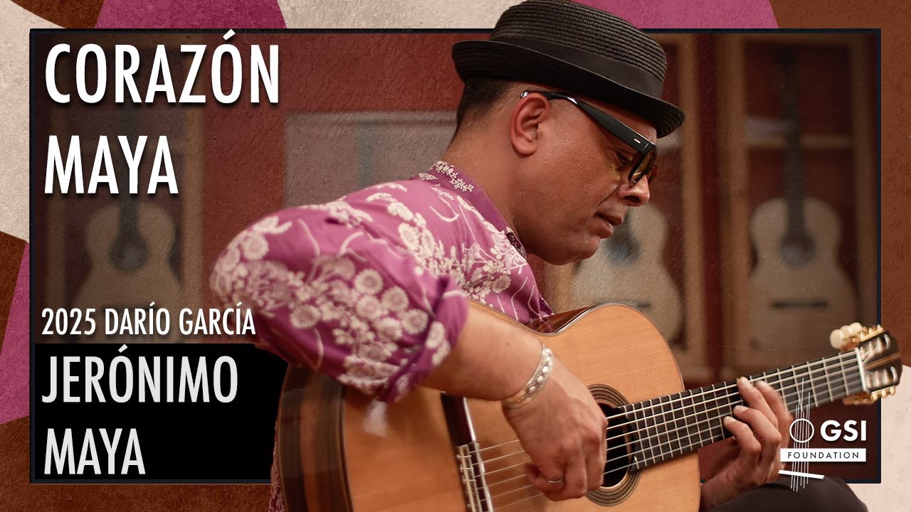 Jer&oacute;nimo Maya performs his piece 