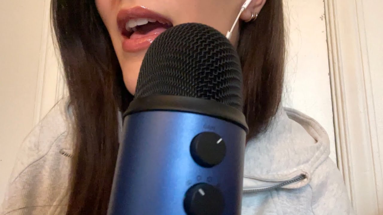 asmr clicky whisper | 10 pieces of good news for holiday cheer ♡