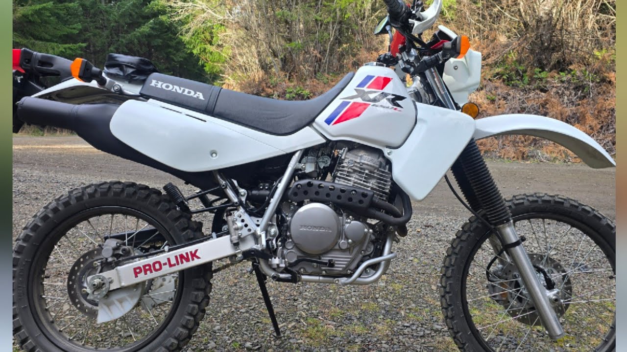 Honda XR 650L / Как добавить дополнительный источник питания за фарой / Установка дополнительного...