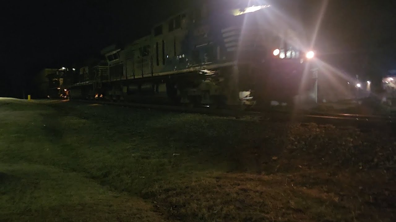 Sonic Bonnet NS AC44C6M 4000 leads NS 27A thru Manassas.