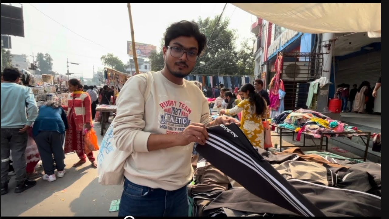 Wednesday market of Lucknow 