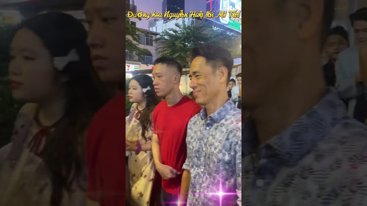 Đường hoa Nguyễn Huệ tối mùng1 Tết ?