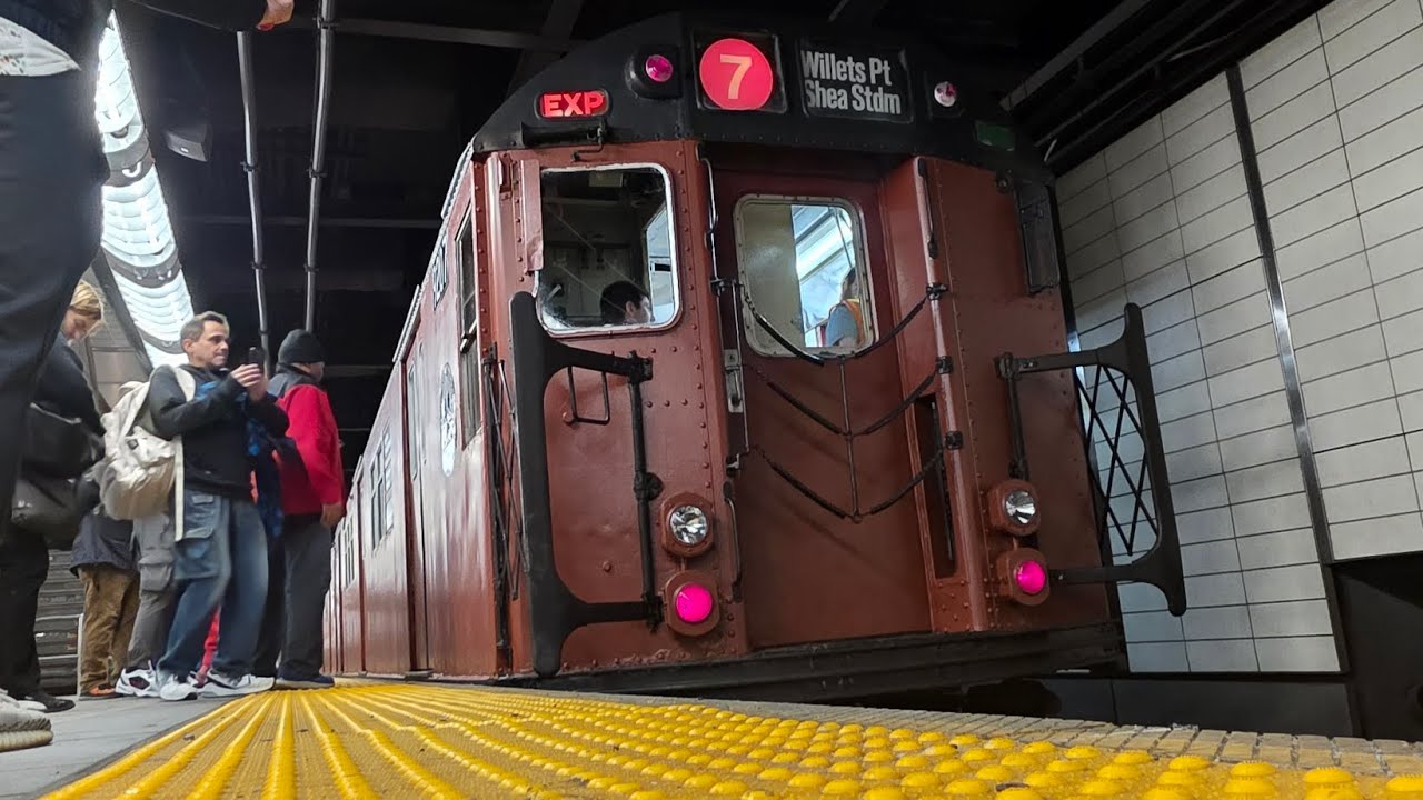 R33ML/R36WF (Redbirds) Arriving at 34th Street - Hudson Yards Station 