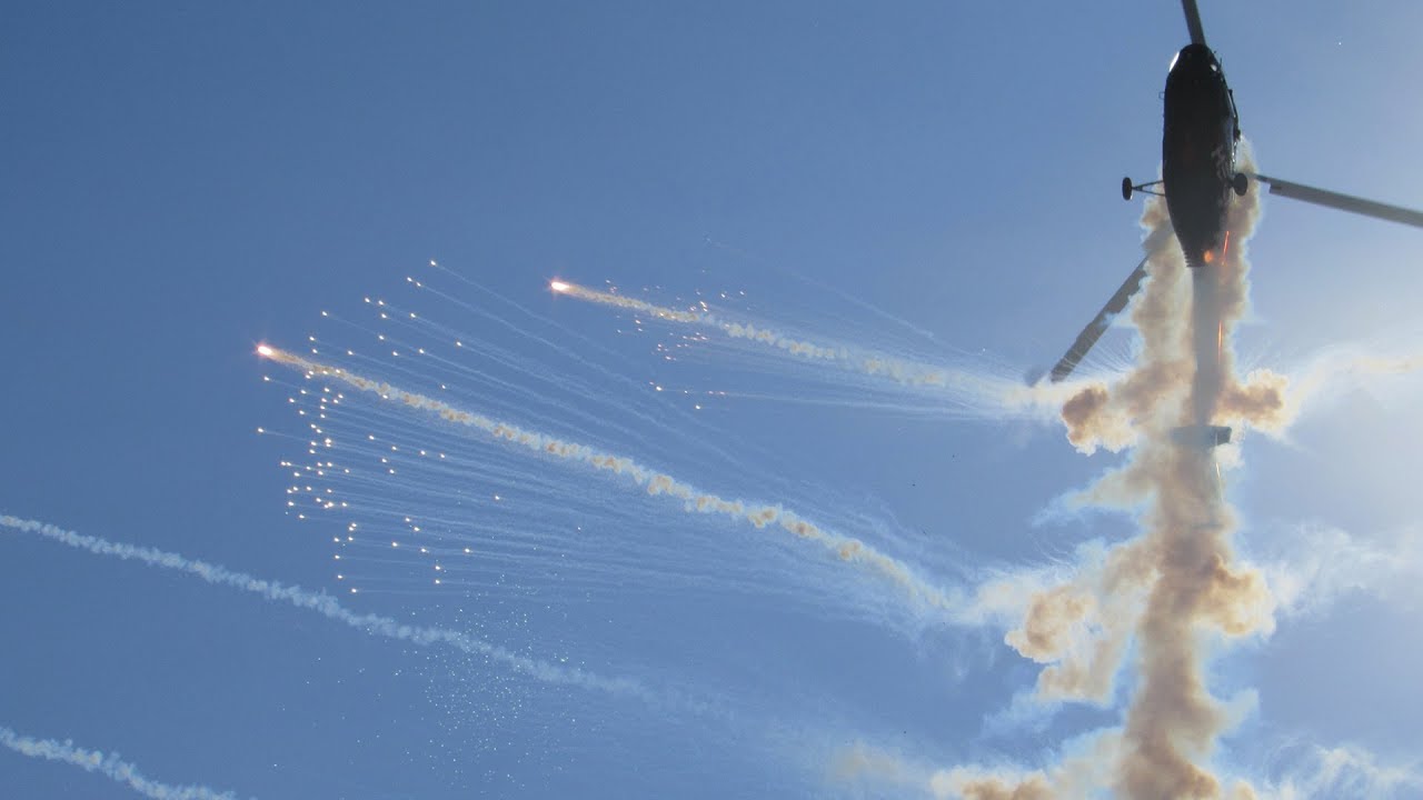 Imreh Lajos helikopter zsonglőr rep&uuml;l&eacute;se a Szegedi Rep&uuml;lőnapokon - 266