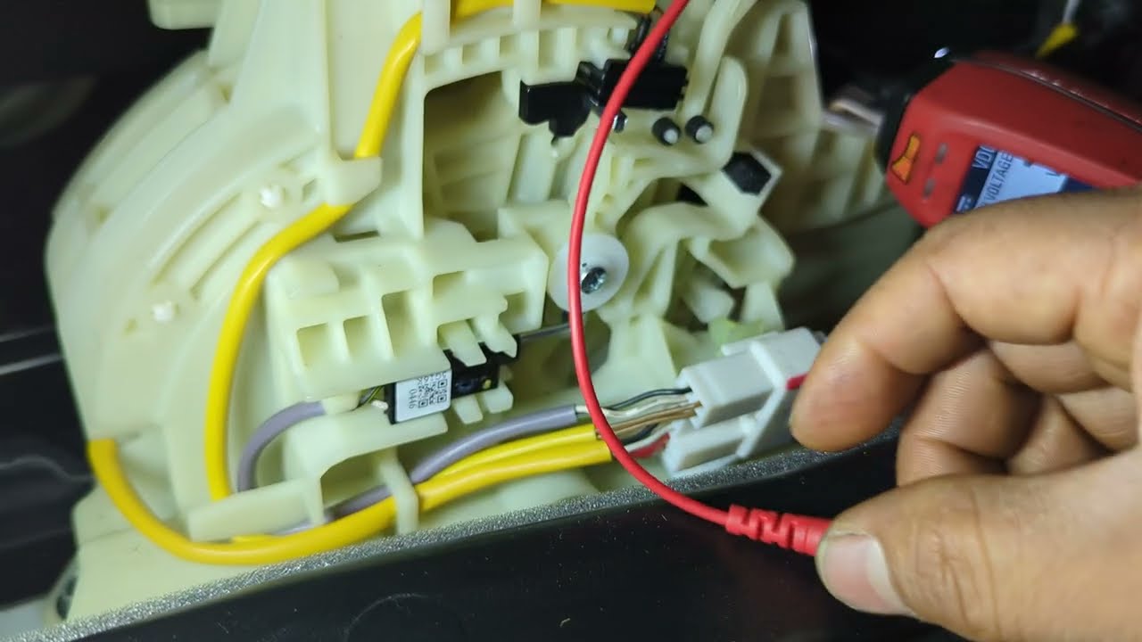 2017 KIA SORENTO, SE ATASCO LA PALANCA DE CAMBIOS, SHIFTER STUCK IN PARK.