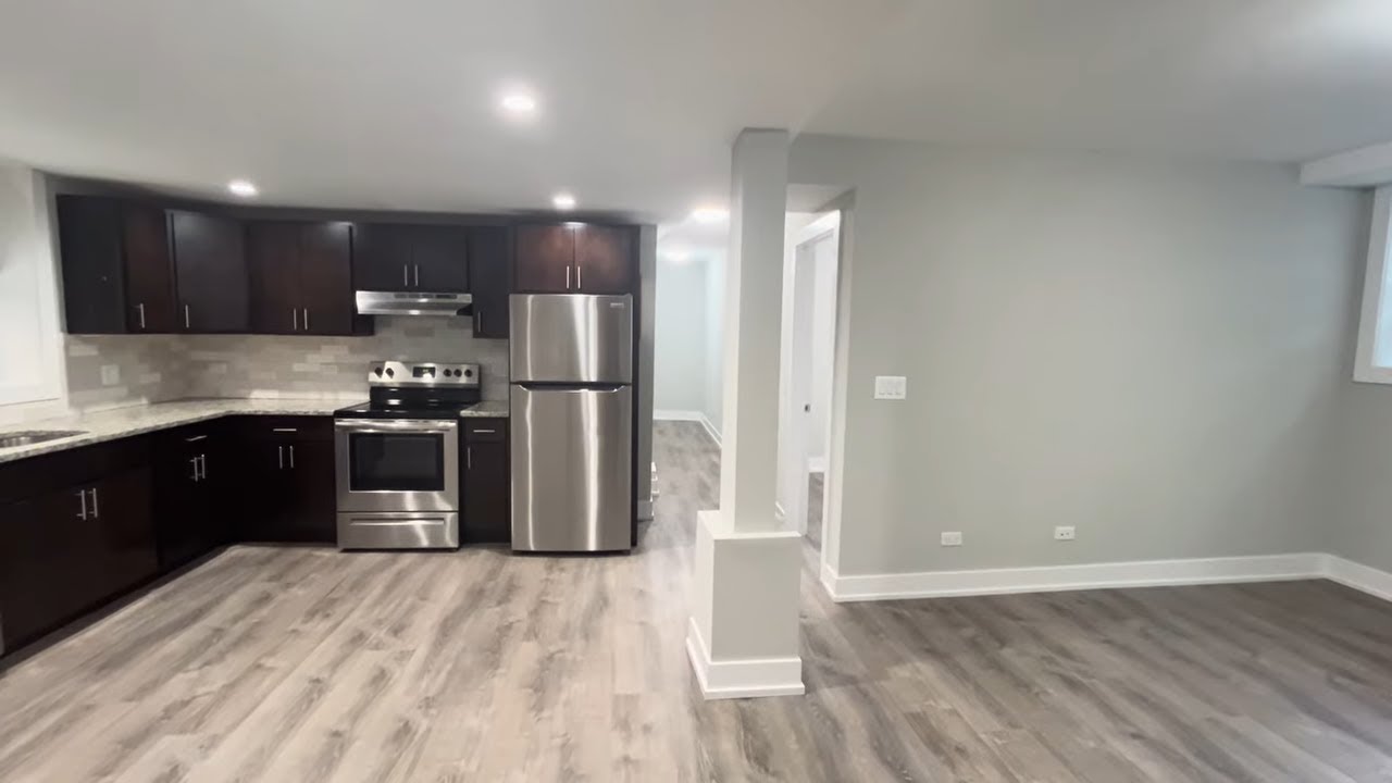 918 Crain St #GDNW  |  Updated 2-Bedroom + Den Garden Apartment in Evanston