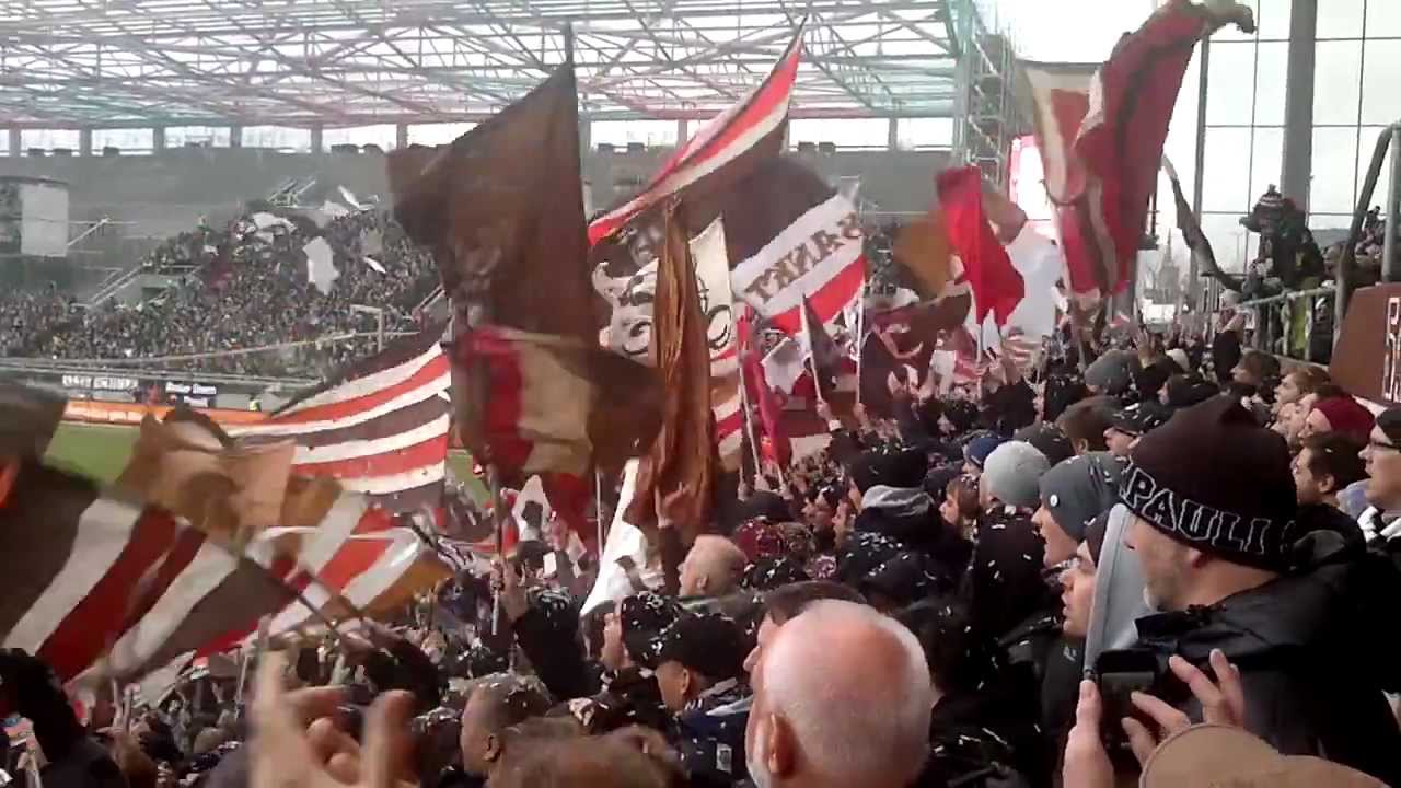 Fan protest against the DFB at FC St. Pauli in minute 12:12