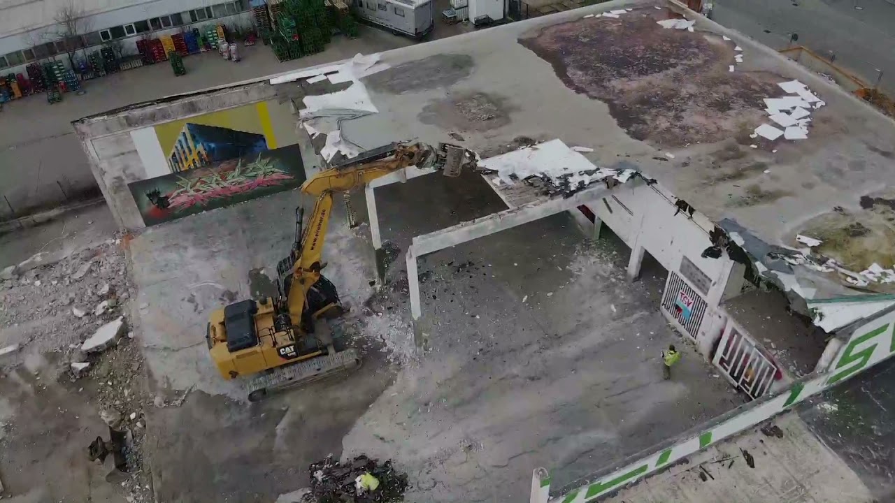 Abriss einer ehemaligen Limonadenfabrik in Nördlingen im Zeitraffer.