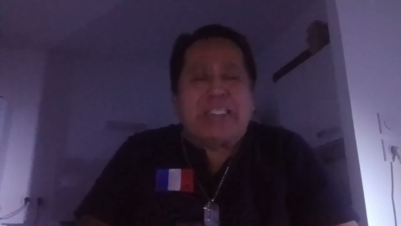LOCODELMUNDO CANTA: JE  NE REGRETTE RIEN