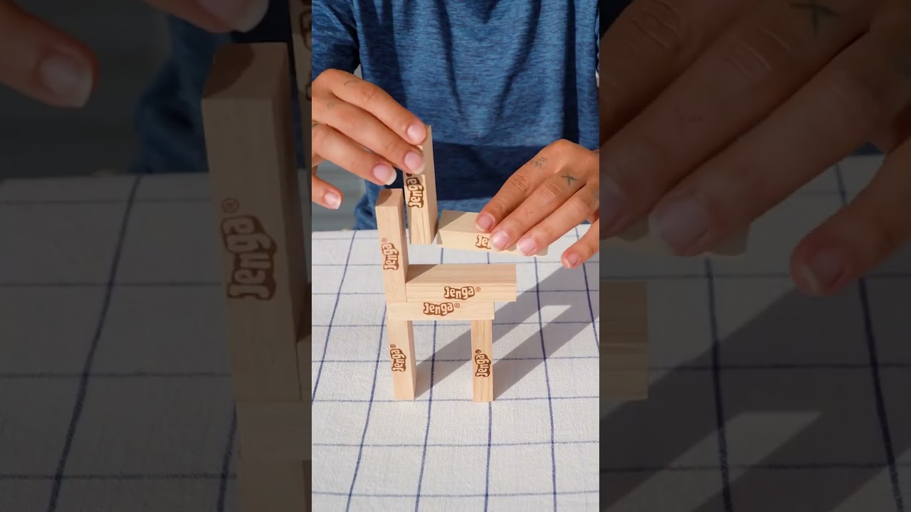POV: Ingeniero jugando Jenga