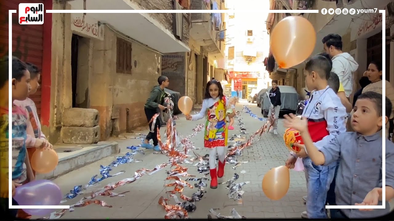 في كل حارة في مصر زينة رمضان بهجة وفرحة للكبير والصغير
