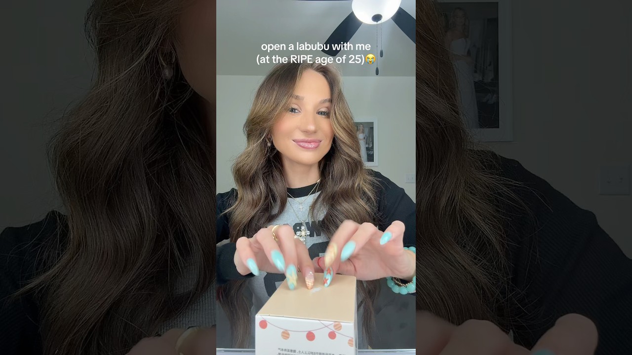 LABUBU UNBOXING!!!!👀✨🤞🏼 #labubu #labubuviral #labubuunboxing #labubuhaveaseat #unboxingvideo