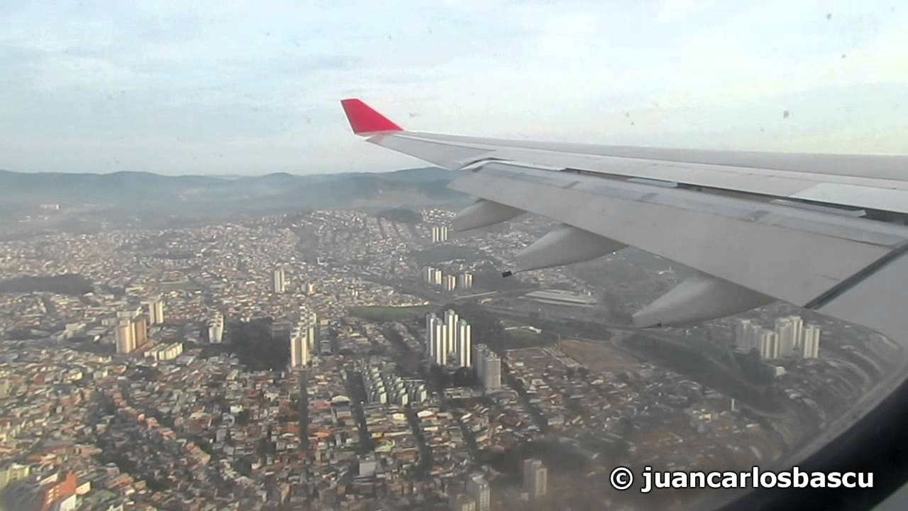 TAM A330-200 PT-MVB aterrizaje en aeropuerto de Guarulhos, Sao Paulo (Vuelo JJ8078 GIG-GRU-JFK)
