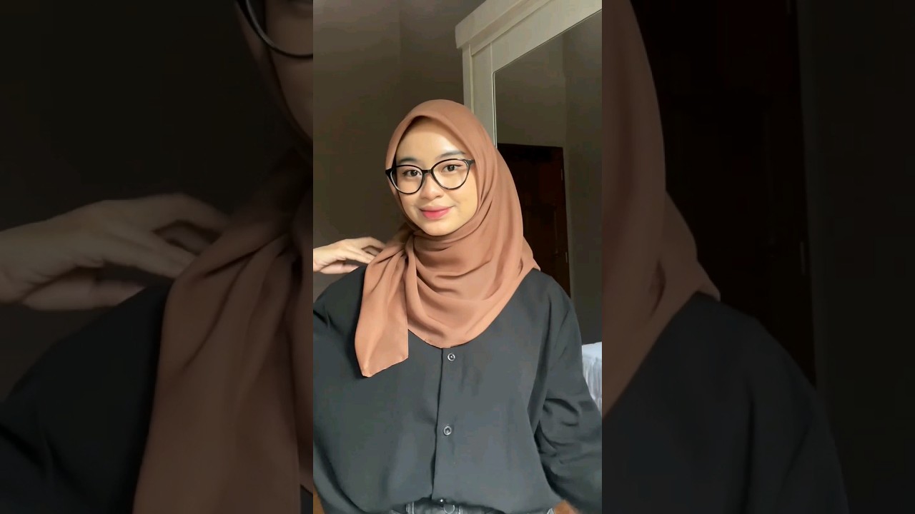 tutorial hijab segi empat pakai kacamata by: @khadziyah_ | #tutorialhijab #hijabsegiempat #casual