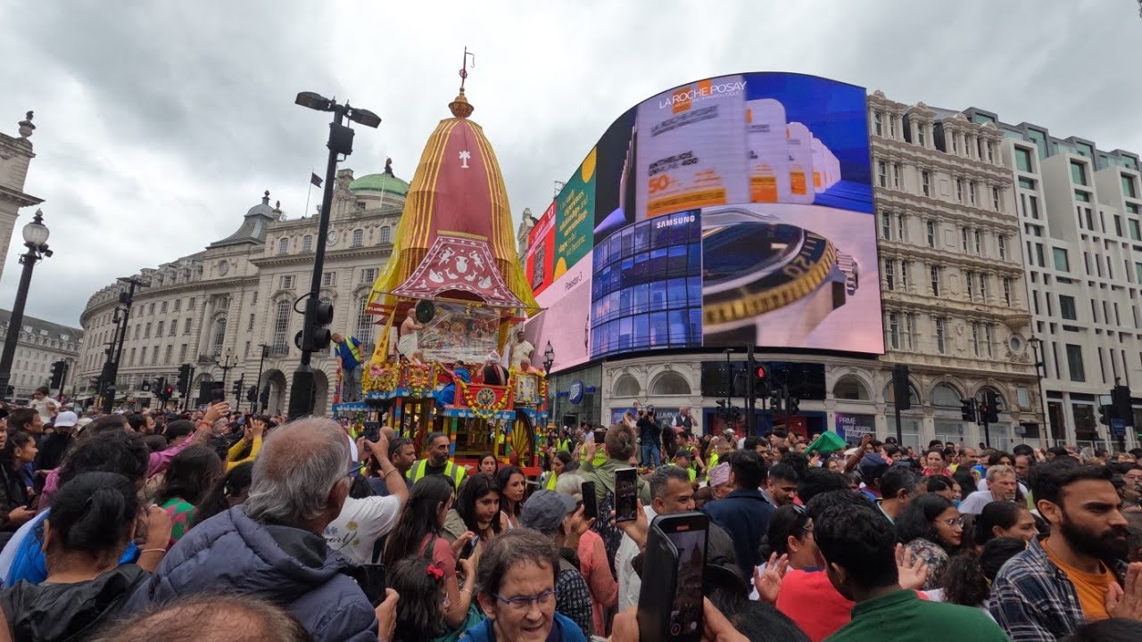 ISKCON LONDON RATH YATRA 2023 - Piccadilly Circus [4K Ultra HD] - Hare Krishna Kirtan