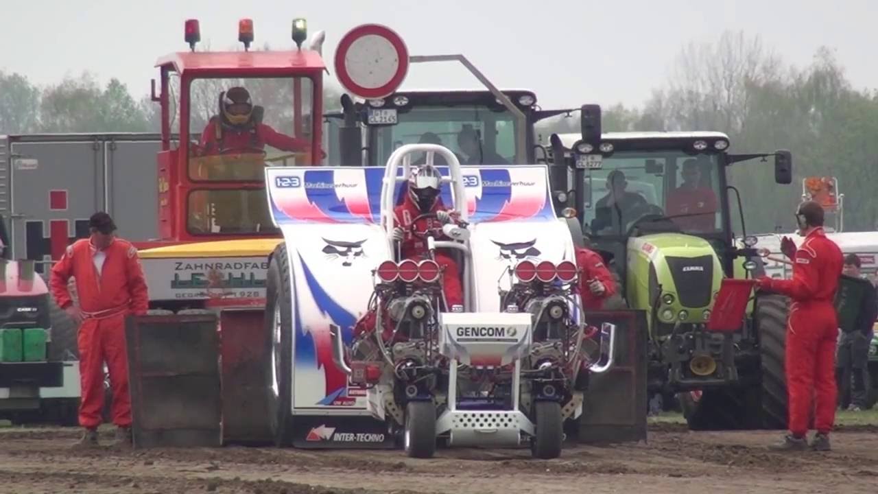 Modified 2,5t @ Tractor Pulling Füchtorf 2012