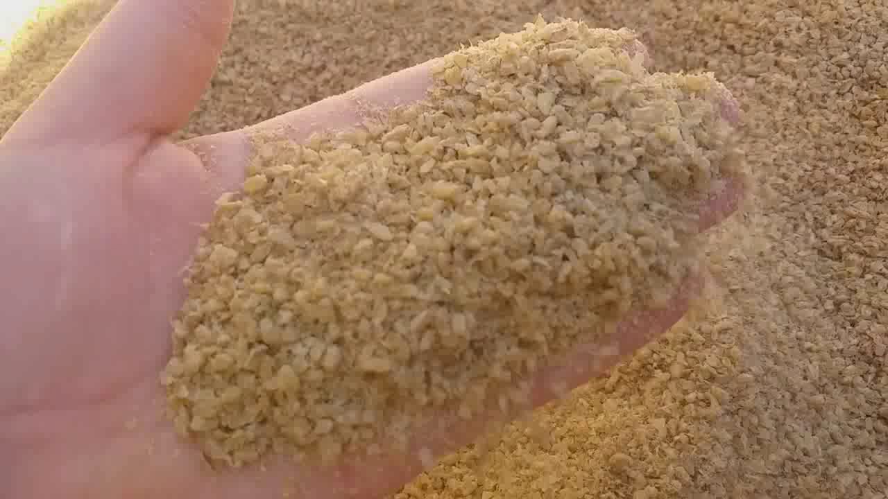 المرحله الثانيه في عميل الكشك  وهيا غربلة ونفخ الحم